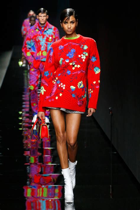 versace milan fashion week 2020